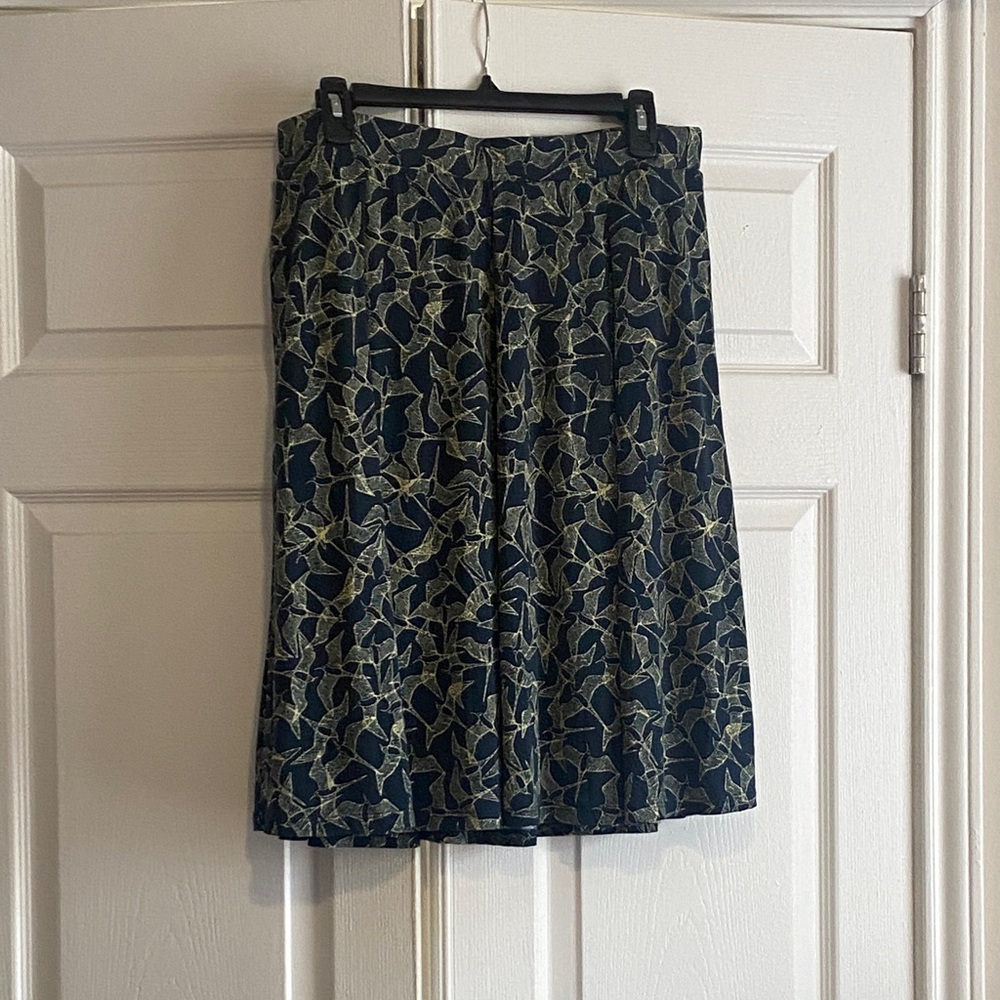 LuLaRoe Madison skirt. Size large
